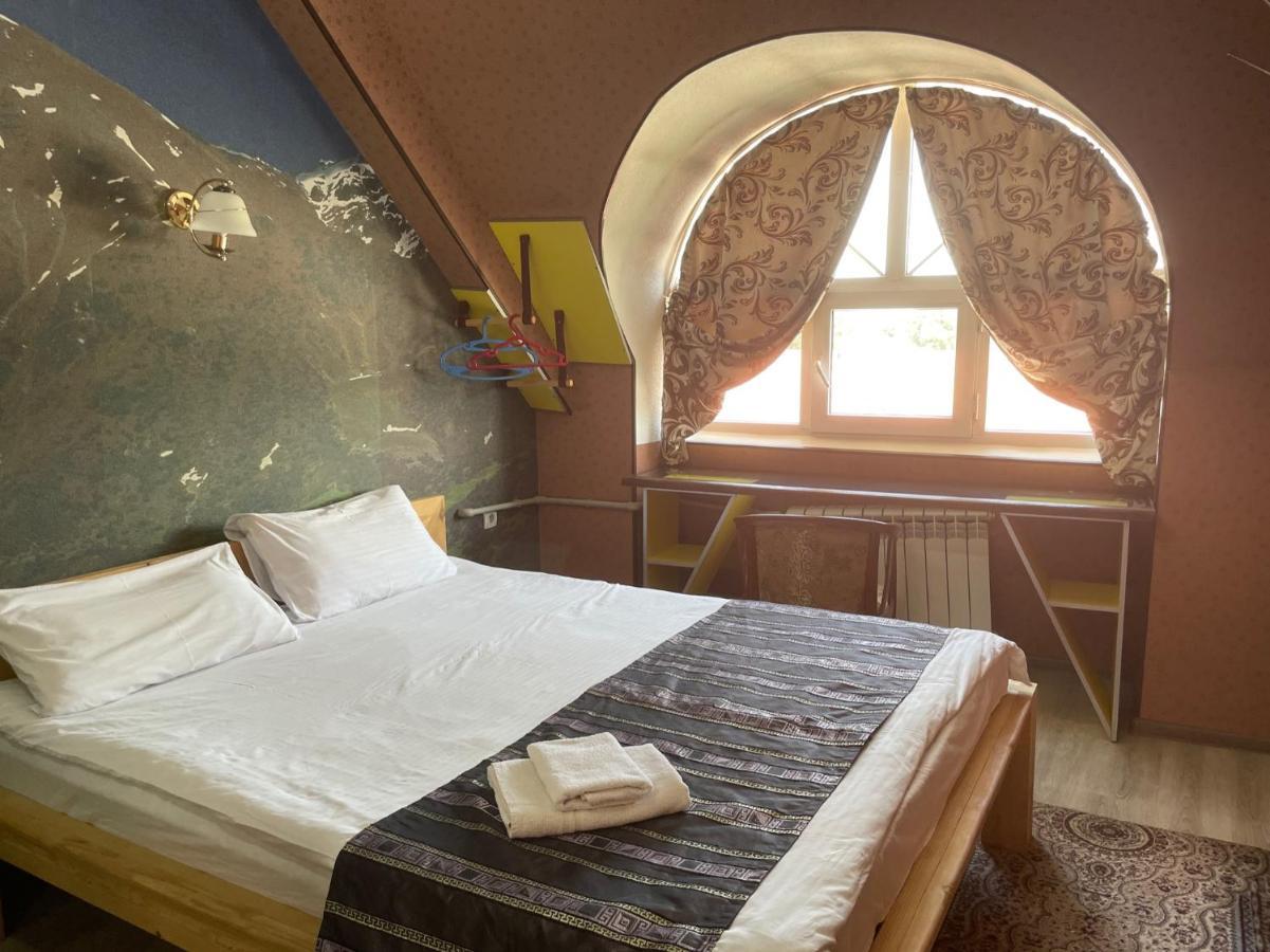 Eco House Hotel Osh Buitenkant foto