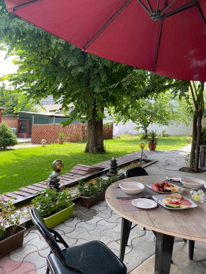 Eco House Hotel Osh Buitenkant foto