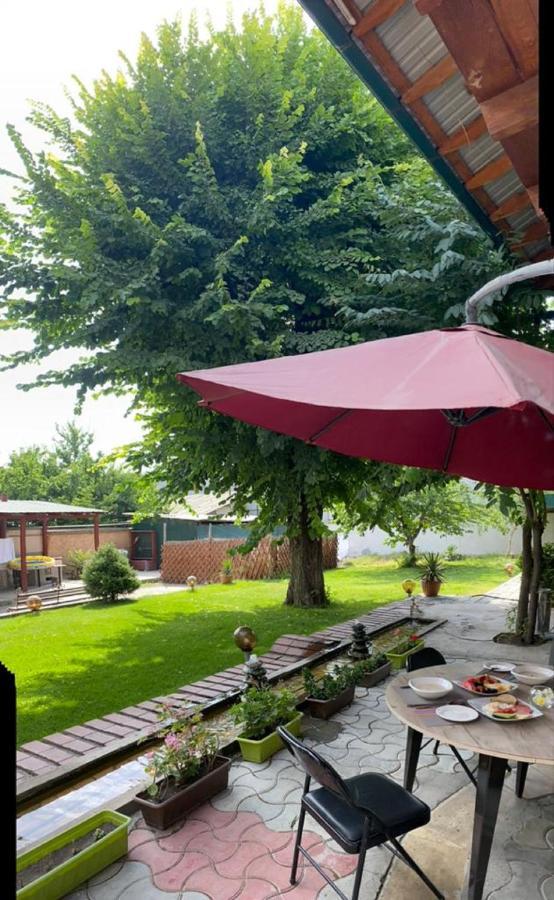 Eco House Hotel Osh Buitenkant foto